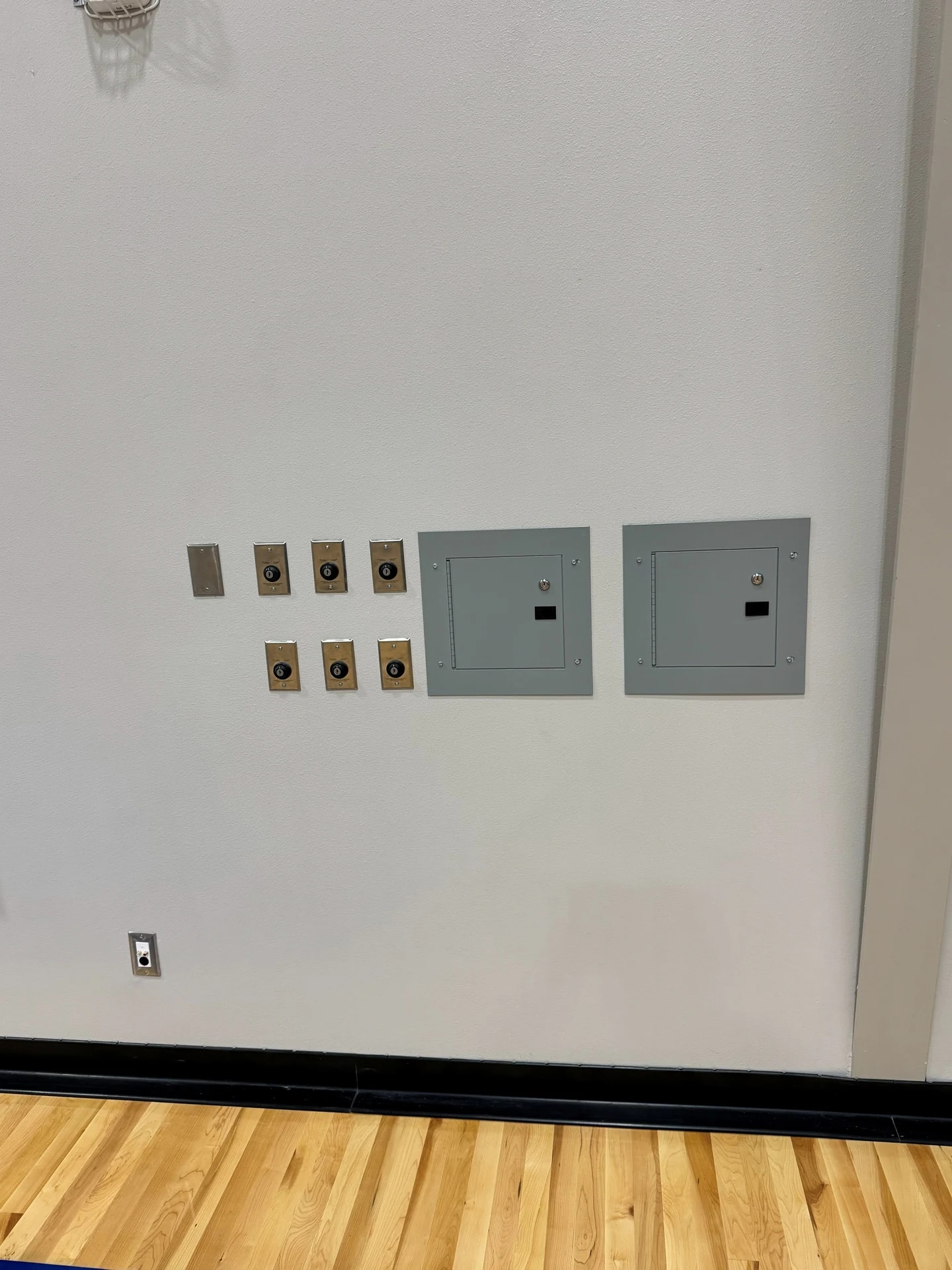 Gymnasium electrical control panels and equipment switch installation in Ontario, OR by Campbell Electric
