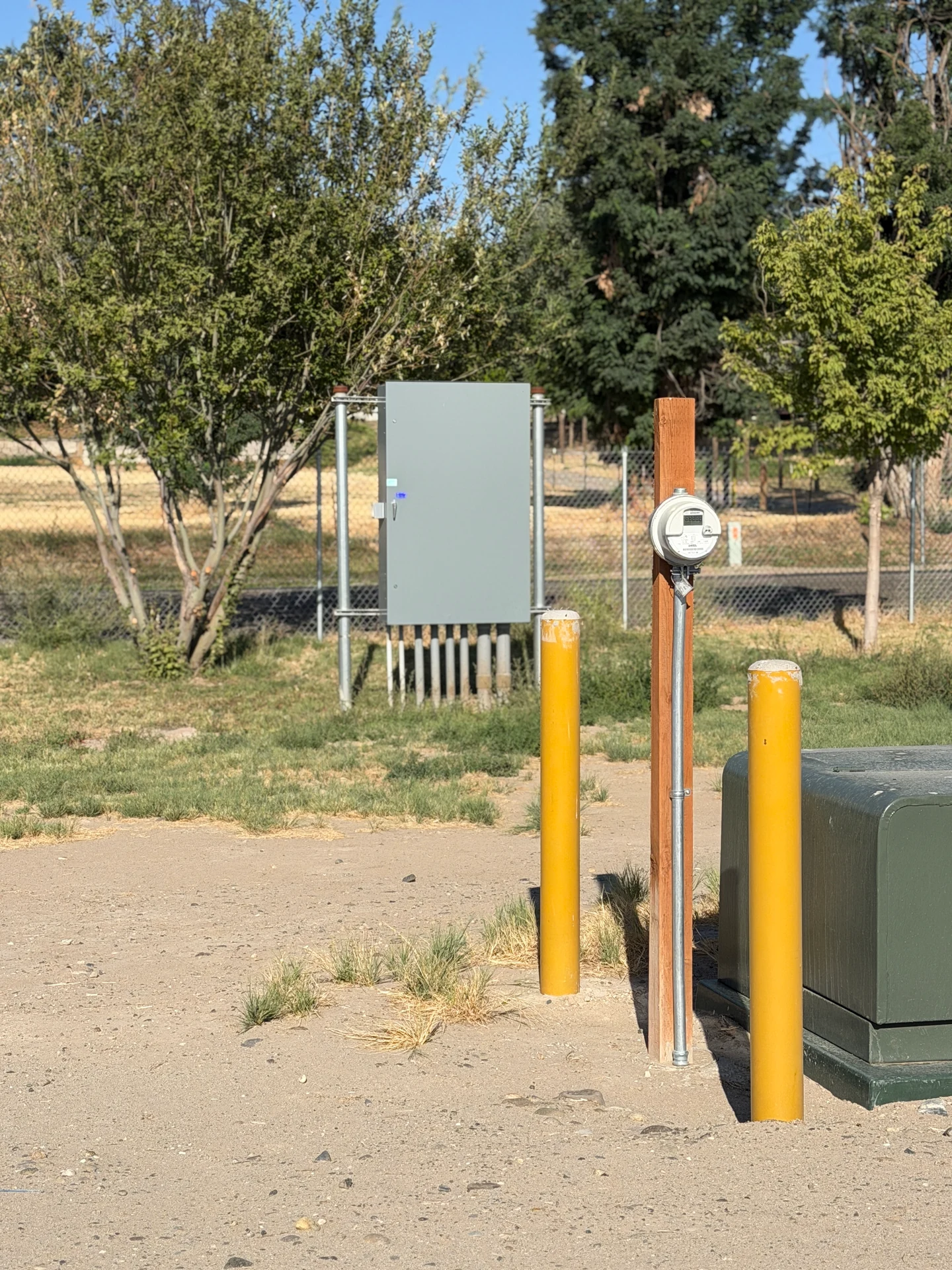 Outdoor electrical panel meter and transformer installation in Ontario, OR by Campbell Electric